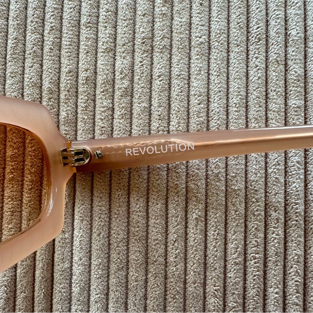 Velvet Canyon Revolution Sunglasses in Peach - Picture 8 of 10